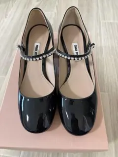 miu miu ブラック ハイヒール ビジュー付き