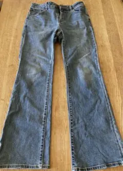 GU. ジーユーブーツカットデニム・ライトブルー