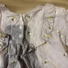 【最終値下げ】花柄刺繍フリルシャツ 90cm