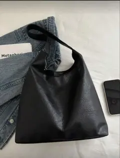 レザー風 ショルダーバッグ　ポーチ付き