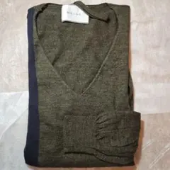 BEIGE. オリーブグリーン&ネイビー Vネックセーター