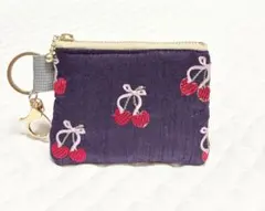ハンドメイド　さくらんぼ柄　インド刺繍ポーチ　ミニポーチ　ヌビポーチ　チェリー
