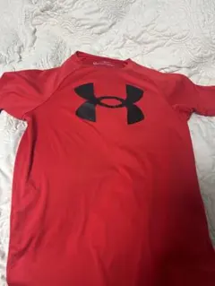 美品！アンダーアーマー ★ Tシャツ YXL レッド　150〜160