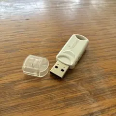 2GB ホワイト USBメモリ キャップ付き