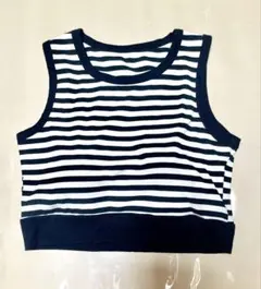 【SHEIN】美品ボーダー柄 タンクトップ　クロップド　ブラパット付きのサムネイル