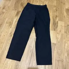 UNIQLOテーパードスラックスパンツ