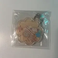 c104 イコモチ　フワモコ アクリルキーホルダー