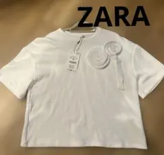 ZARA お花モチーフ　ニットトップスのサムネイル