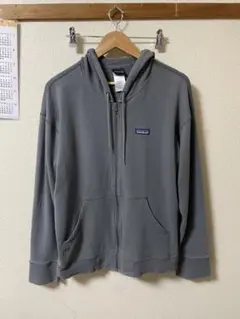 Patagonia グレー フルジップアップパーカー