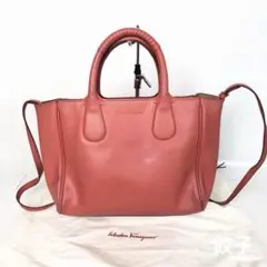 Salvatore Ferragamo サルヴァトーレフェラガモ ノリータのサムネイル