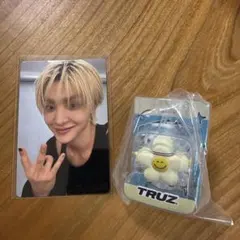 TREASURE ジフンViViトレカとTRUZ ガチャガチャROMY