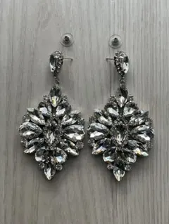 キラキラピアス、コンテスト、結婚式ピアス　大きめ花　シルバー