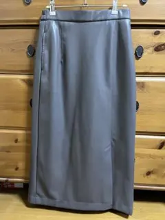 フェイクレザー ナロースカート　グレー　イェッカヴェッカ　YECCA VECCA