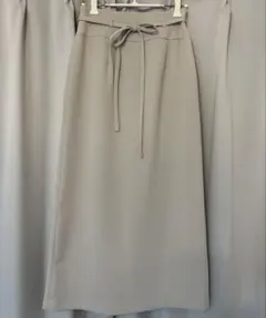 ナチュラルビューティーベーシック　ナローリボンストレートスカート