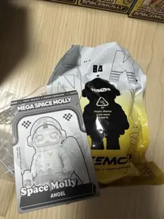 セール スペースモリー　400% シークレット　ウラヌス セール スペースモリー 400% シークレット ウラヌス POP MART