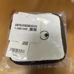 ユニクロ　ANYA HINDMARCH ミニスクエアポーチ　新品のサムネイル