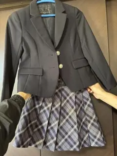 黒ブレザーとチェックスカートセット