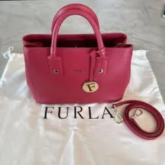 FURLA レッド ハンドバッグ　美品