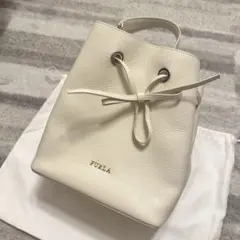 FURLA 巾着型 ショルダーバッグ ホワイトのサムネイル
