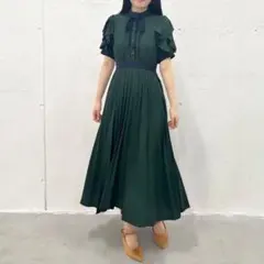 新品タグ付 cheek フリルカラープリーツ ボウタイワンピース グリーンのサムネイル
