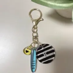 【名入れOK】ドット柄 イニシャルキーホルダー レジン 誕生日 記念日