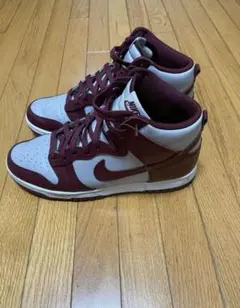 Nike バーガンディ/グレー ハイカットスニーカー　ダンクハイ