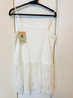 新品タグ付き niko and...レースキャミソール