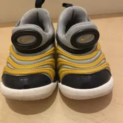 NIKE DYNAMO FREE スニーカー