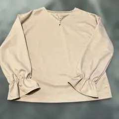 ピンクベージュ 長袖シャツ フリル袖　レディース