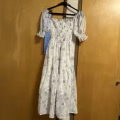 ワンピース　半袖　シフォン　膝丈　白紫花柄　パフスリーブ　ドレス　カジュアル