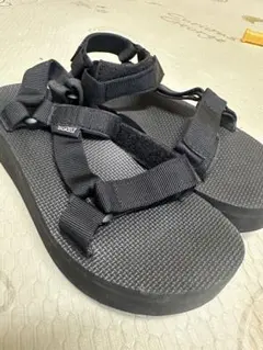 ブラック スポーツサンダル 調整可能　teva