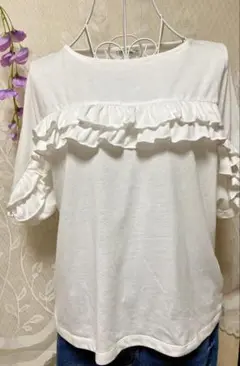earth music&ecology フリルTシャツ ホワイト