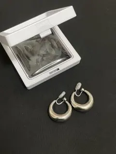 シルバー フープイヤリング　イヤーカフ 小ぶり シンプル 大人可愛い　箱付き