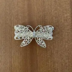 蝶型ビーズ装飾ヘアクリップ