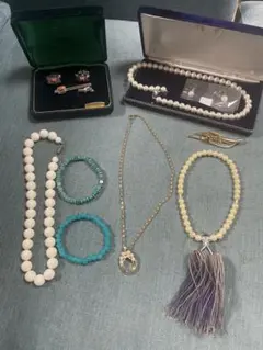 Item thumbnail for item 53aeca8c-43ee-41ff-b7e6-d21a6ca39435