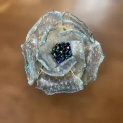 花形ブローチ カラフルビーズ付き