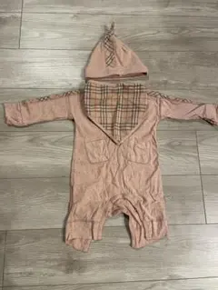 Burberryロンパース 6M 帽子、スタイ付