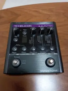 TC-HELICON VoiceTone Synthボーカルエフェクター名機廃盤 TC-Helicon VoiceTone Synth | Sweetwater