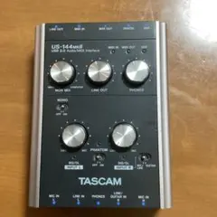 타스캠 US-144mkII 오디오 인터페이스 본체