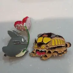 トトロ・ネコバス ブローチ 缶付き