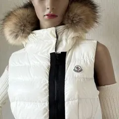 モンクレール ダウンベスト