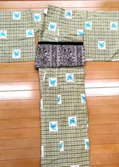 紬　可愛い　モダン　チェック　蝶柄