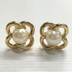 Christian Dior ヴィンテージ パール フラワー イヤリングのサムネイル