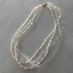 パールとクリスタルビーズのネックレス