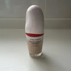 SHISEIDO REVITALESSENCE SKIN GLOW 220