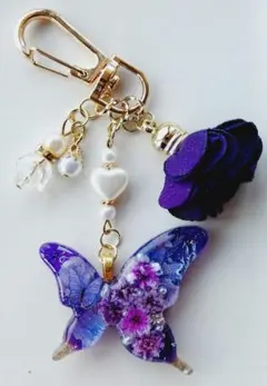 【1728】レジン　蝶々　チャーム　キ―ホルダー　ハンドメイド