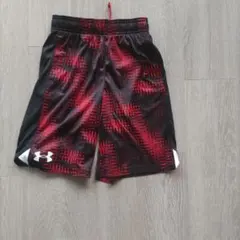 Under Armour 半ズボン YMD 赤黒