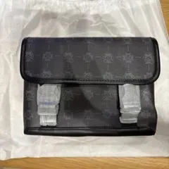 黒 ショルダーバッグ