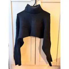GU クロップドタートルネックセーター　ブラック　黒
