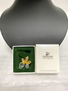 スワロフスキー イチゴモチーフ ブローチ　レア品